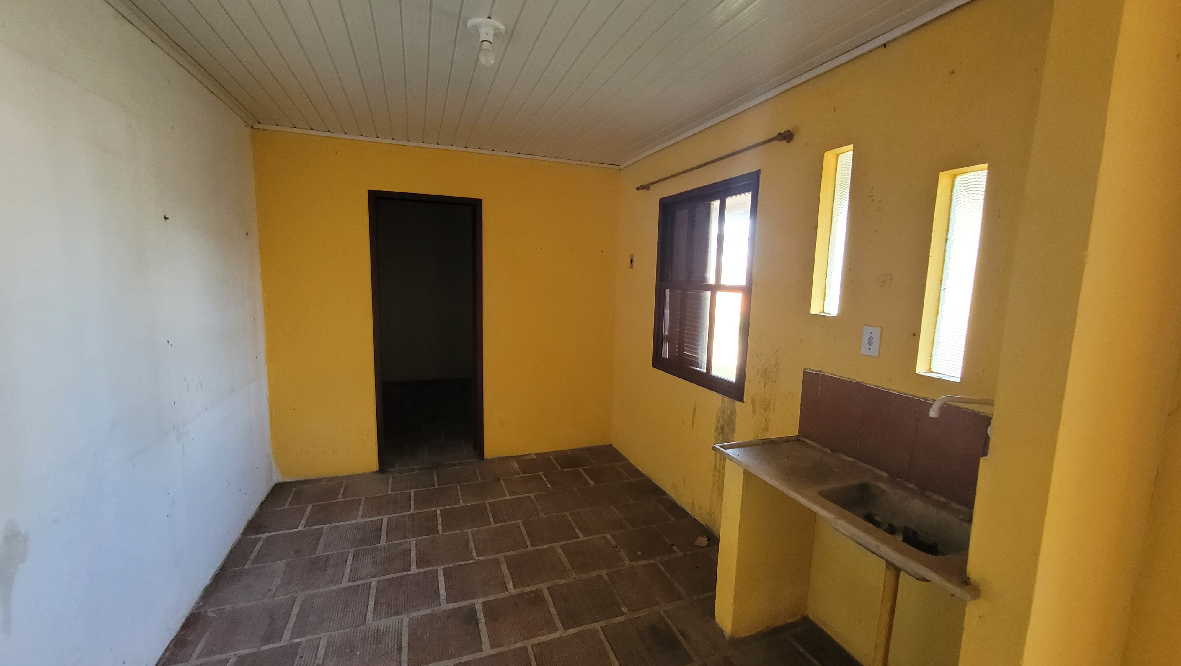 OPORTUNIDADE EM QUINTÃO! CASA DE ALVENARIA POR R$ 90 MIL!